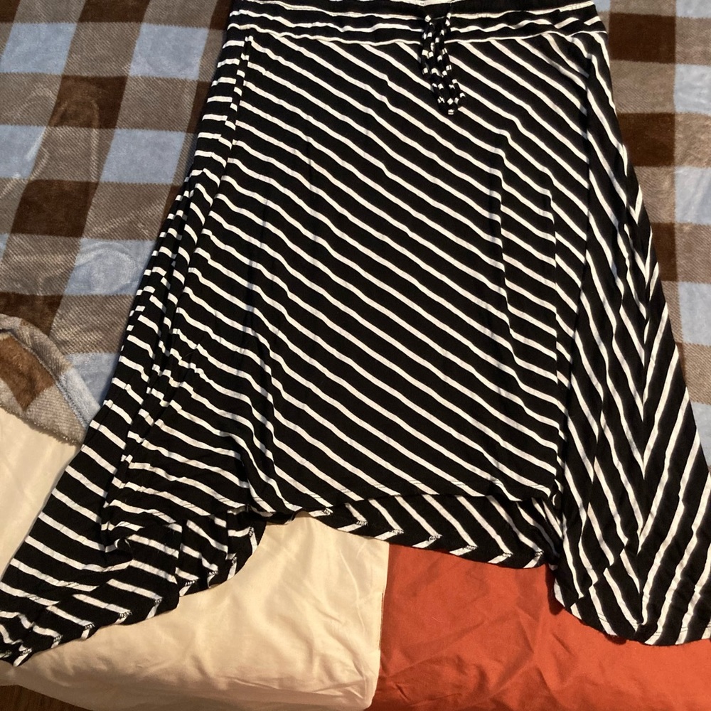 Avenue Asymmetrical Skirt 14/16